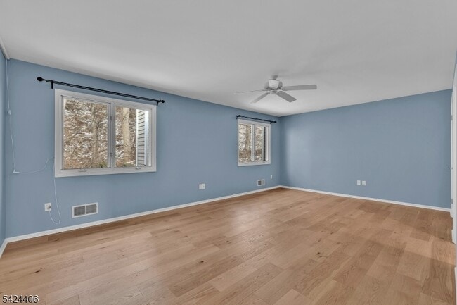 Building Photo - 48 Edgefield Dr