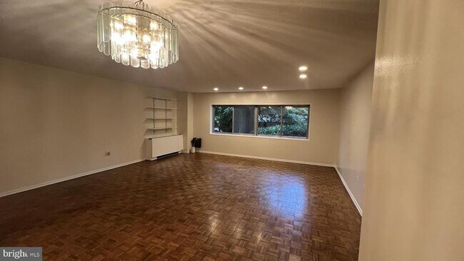 Building Photo - 100 West Ave