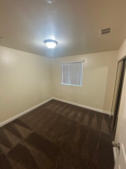 Building Photo - 430 E 118th St