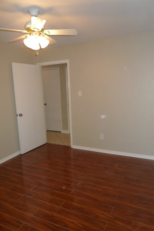 Building Photo - 15406 Ensenada Dr