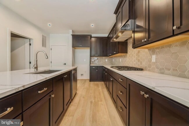 Building Photo - 2107 Donatello Dr