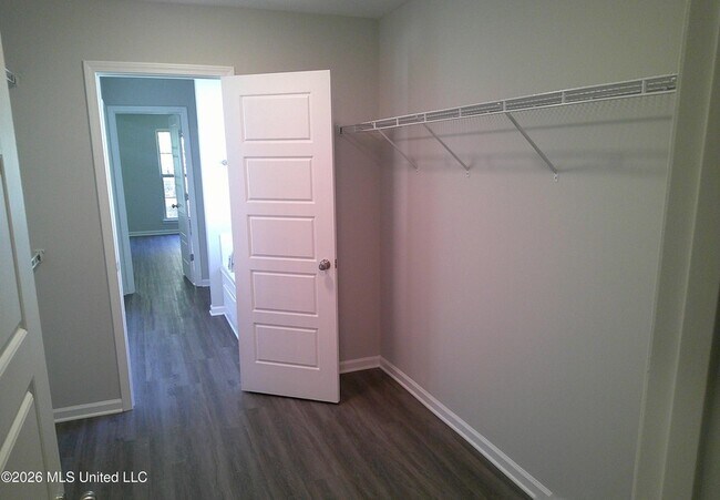 Building Photo - 520 Stone Brook Pl
