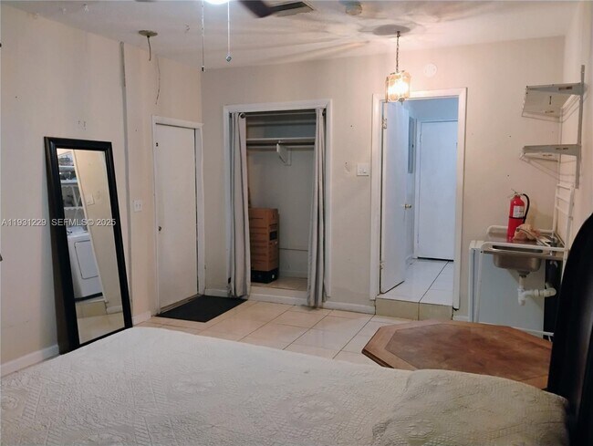 Building Photo - 0 Thomas St