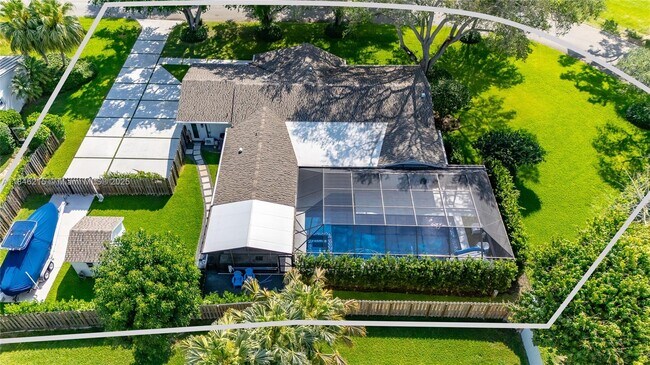 Building Photo - 16650 SW 77th Ct