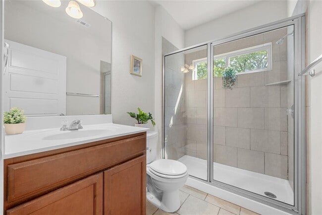 Building Photo - 5501 Bradford Pear Ln