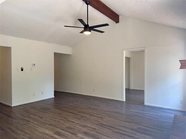 Building Photo - 1203 Yorkshire Ln