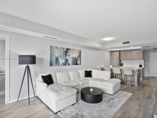 Building Photo - 801 S Miami Ave