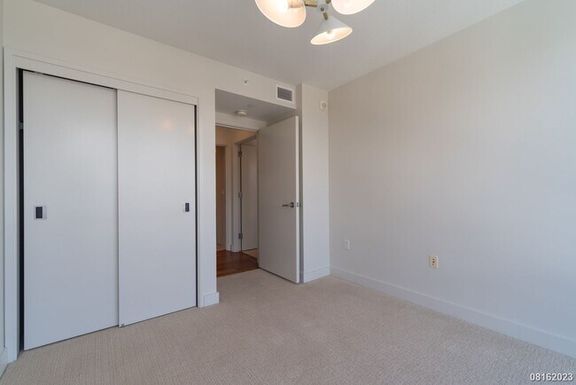 Building Photo - Waihonua 2br 2ba 2pkg (tandem) w/Storage, High Floor, Amenities (Honolulu)