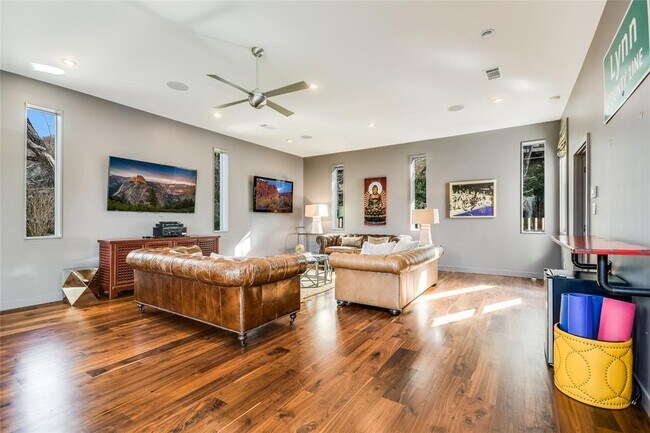 Building Photo - 3404 Rivercrest Dr