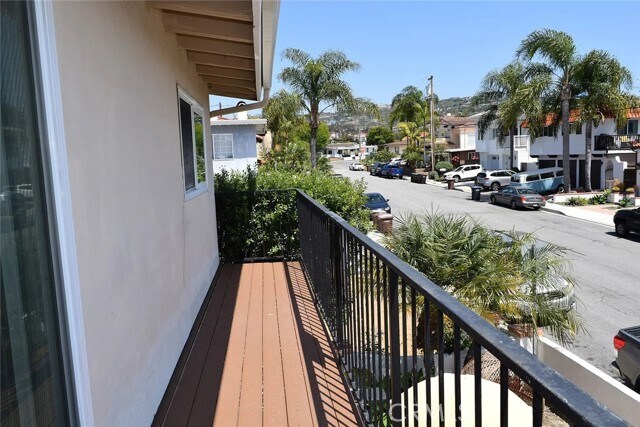Building Photo - 318 W Avenida Palizada