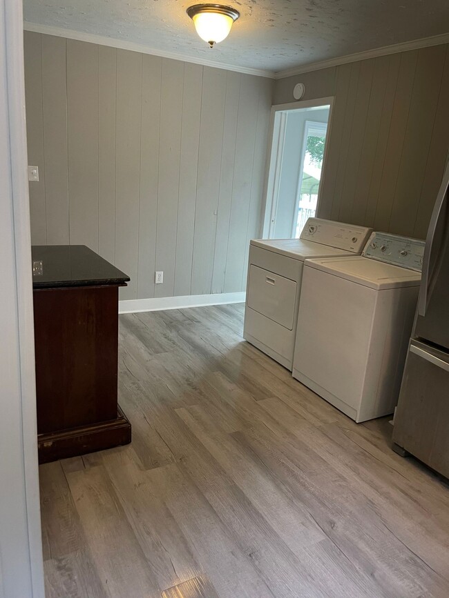 Laundry Area - 3418 Mike Rd