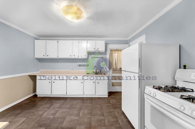 Building Photo - 312 Eastern Ave SE