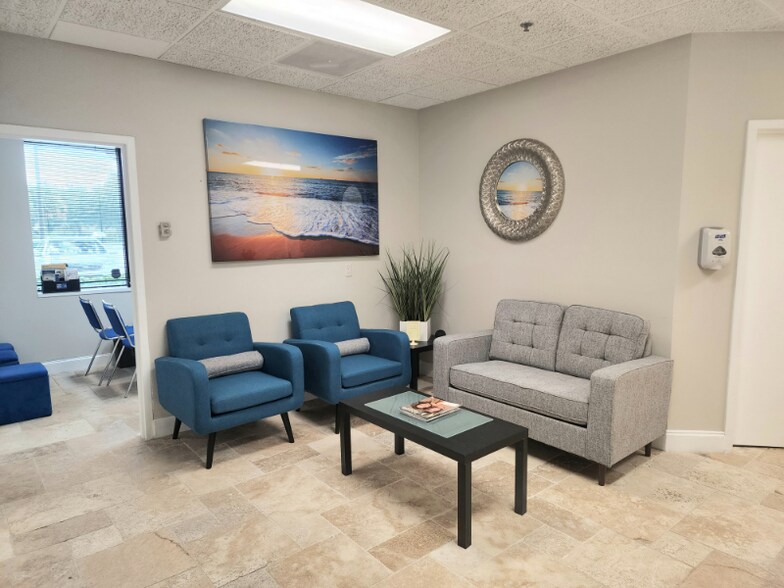 Building Photo - 2500 W Lake Mary Blvd