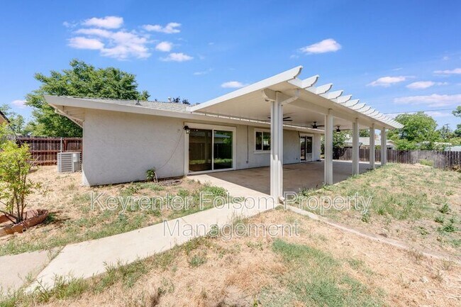 Building Photo - 5800 Deary Way