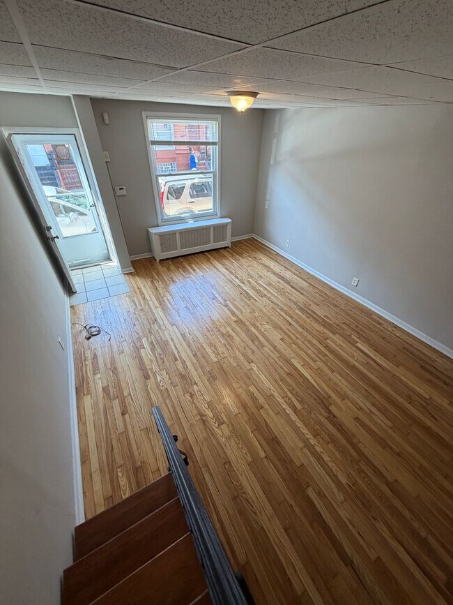 Building Photo - Move-In Ready 3BR/1BA South Philly Rowhome with In-Unit Laundry — 3BR Housing Choice Vouchers Wel...