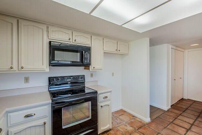 Building Photo - 834 N Constellation Way