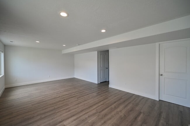 Building Photo - 16087 S Truss Dr