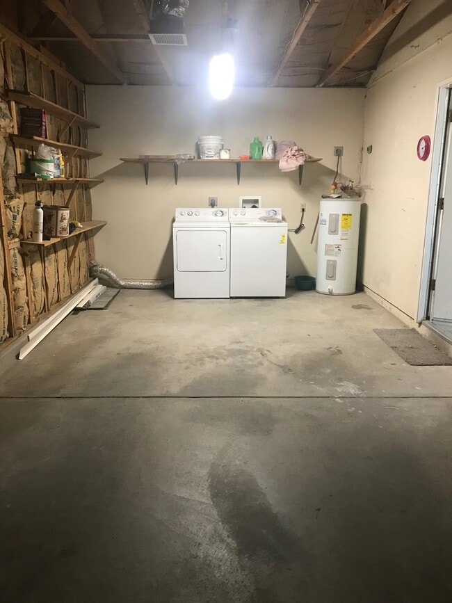 Building Photo - Two Bedroom + Office/Den in Prescott Valley