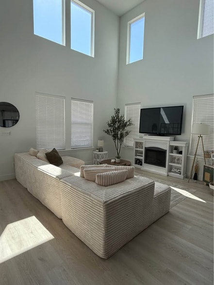 Building Photo - 1315 N 3830 W