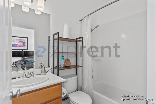 Building Photo - 929 Glen Valley Terrace