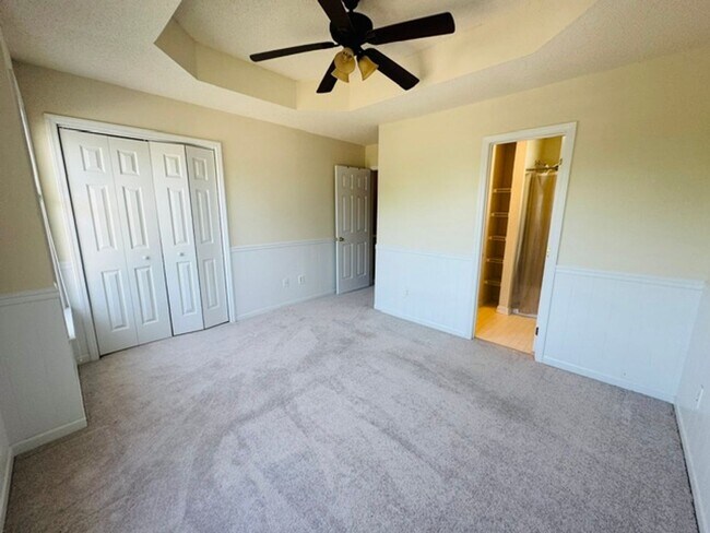 Building Photo - 2027 Turtle Point Dr