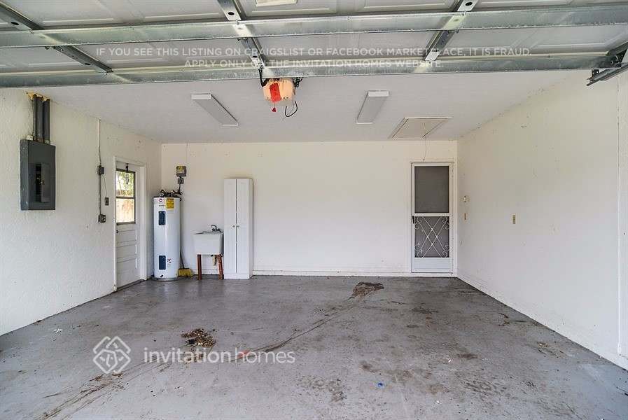Building Photo - 2029 SE Bowie St