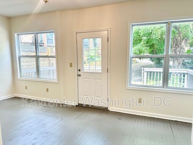 Building Photo - 3211 Adams Mill Rd NW