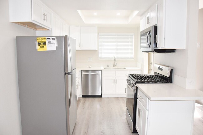 Building Photo - Olive (815) North