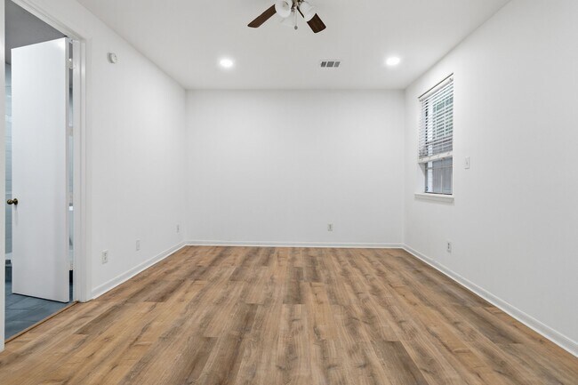 Building Photo - 1616 Kipling St