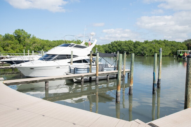 Building Photo - 1000 Cove Cay Dr