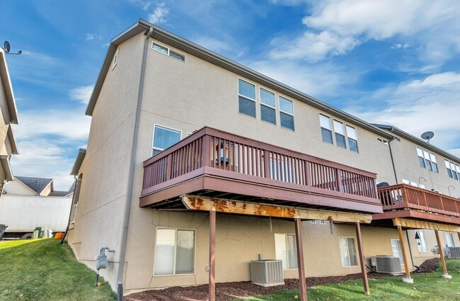 Building Photo - 1233 Firefly Dr