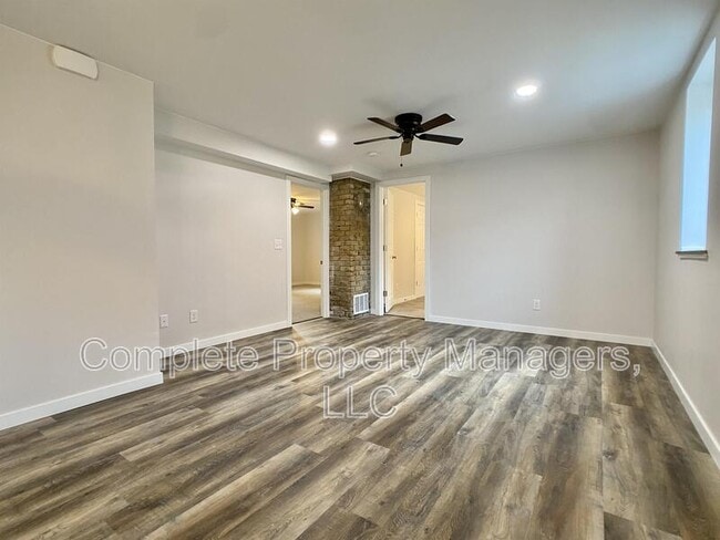 Building Photo - 423 Adams Ave