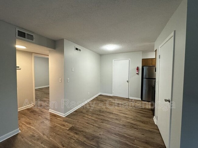 Building Photo - 207 Eveningside Dr