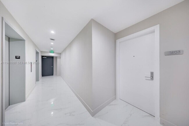 Building Photo - 700 NE 24th St