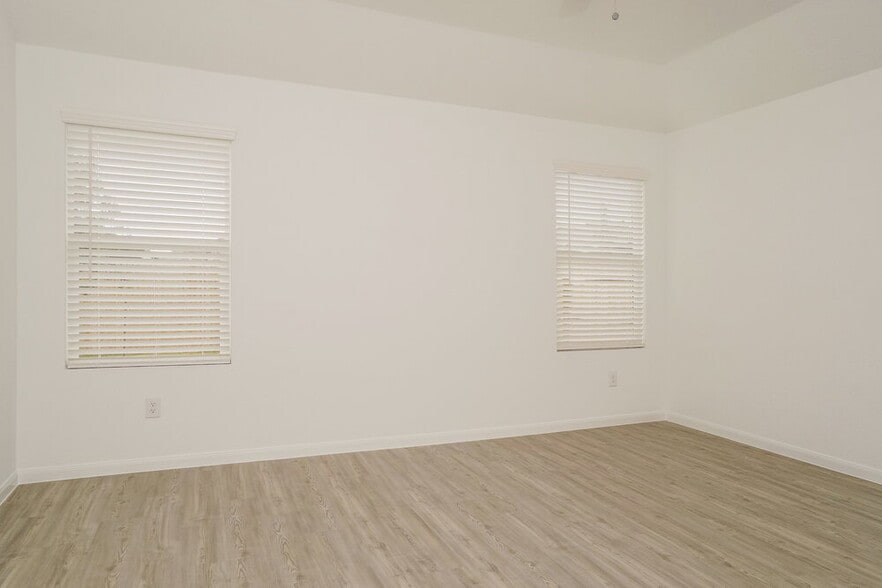 Building Photo - 9923 Pears Ml