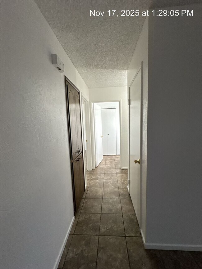 Building Photo - 2968