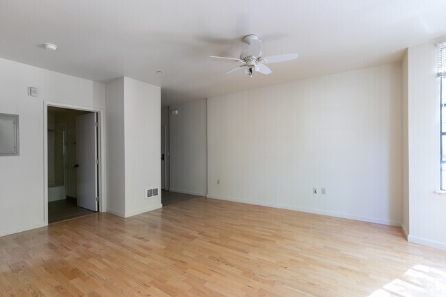 2BR, 2BA - Two Bedroom - Telegraph Bays