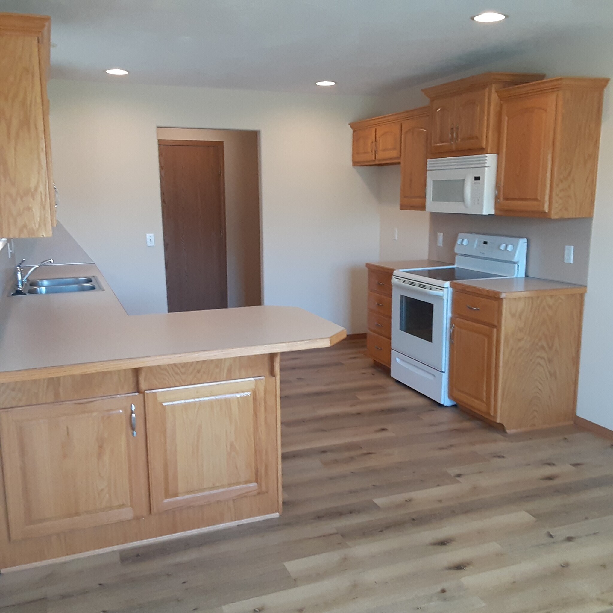 Building Photo - 4475 W Nicholas St