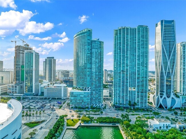 Building Photo - 888 Biscayne Blvd