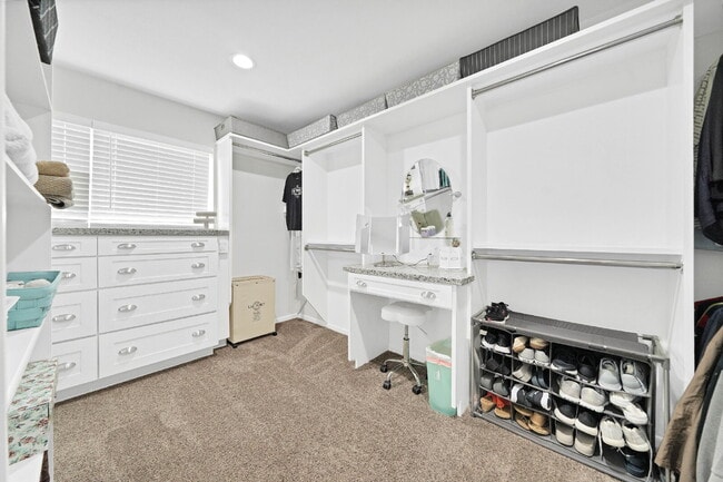 Building Photo - Charming 4-Bed Home with Granite Elegance in Sugar Land