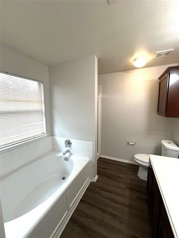 Building Photo - 1923 Pin Oak Ln