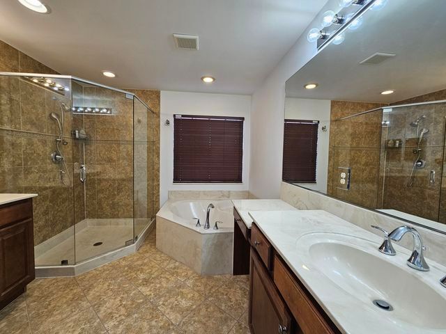 Building Photo - 7533 Topiary Ave