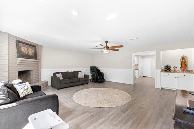 Building Photo - 4914 Tain Dr