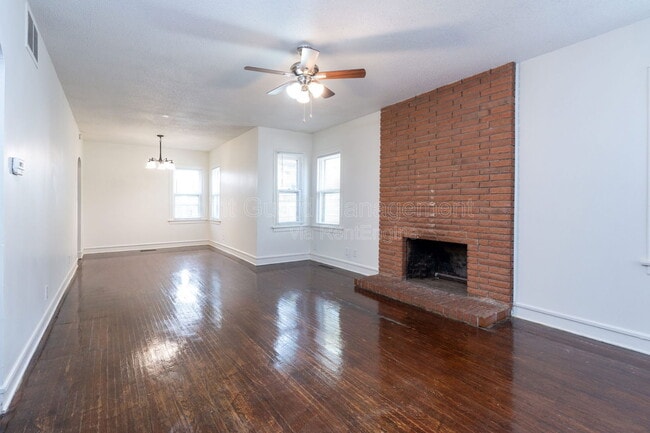 Building Photo - 102 W Zimmerly St