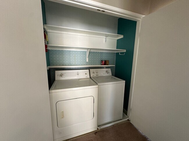 Building Photo - Las Vegas Condo available for rent.