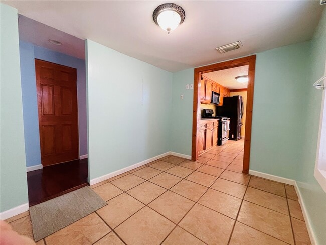 Building Photo - 1205 Nadine St