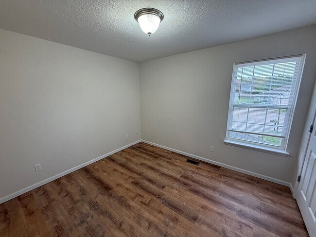 Building Photo - 4114-4116 Hidden Creek Ct.