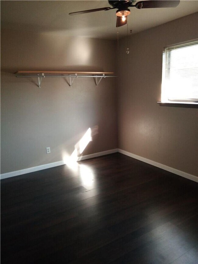 Building Photo - Cozy 3 Bed / 2 Bath Single-Family Home for...