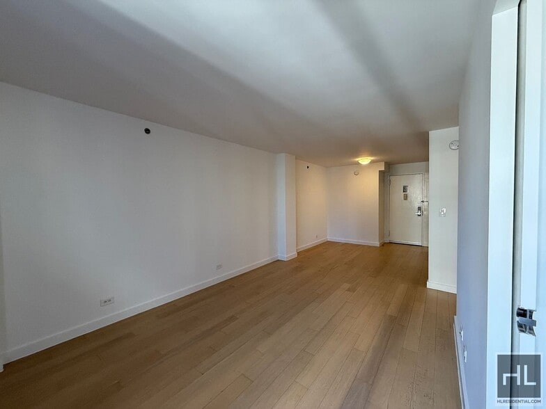 Building Photo - East 39th Street