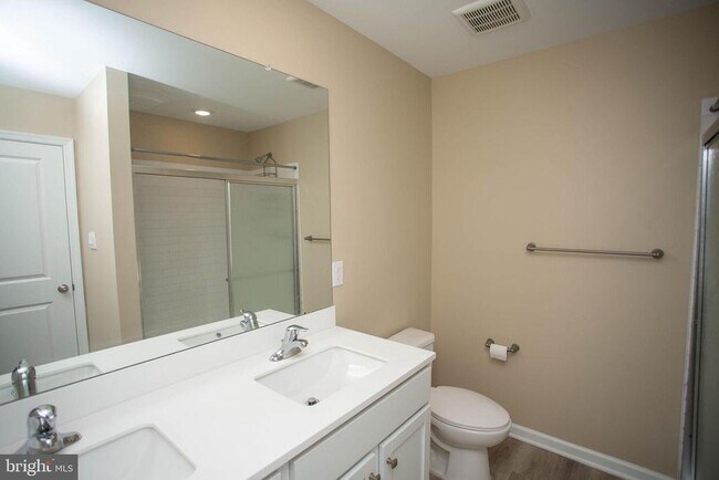 Building Photo - 239 Macoun Way